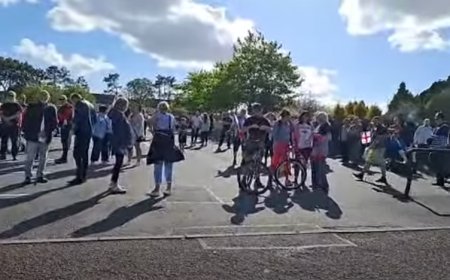 Live From Mansfield - Where the Locals are out on the Streets Marching Tonight